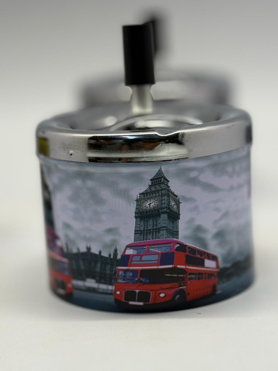 🔹 Cendriers design en métal avec motifs billets € et monuments iconiques 🌍