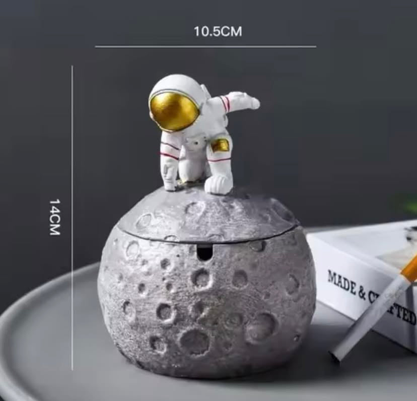 Spaceman – sculpture
