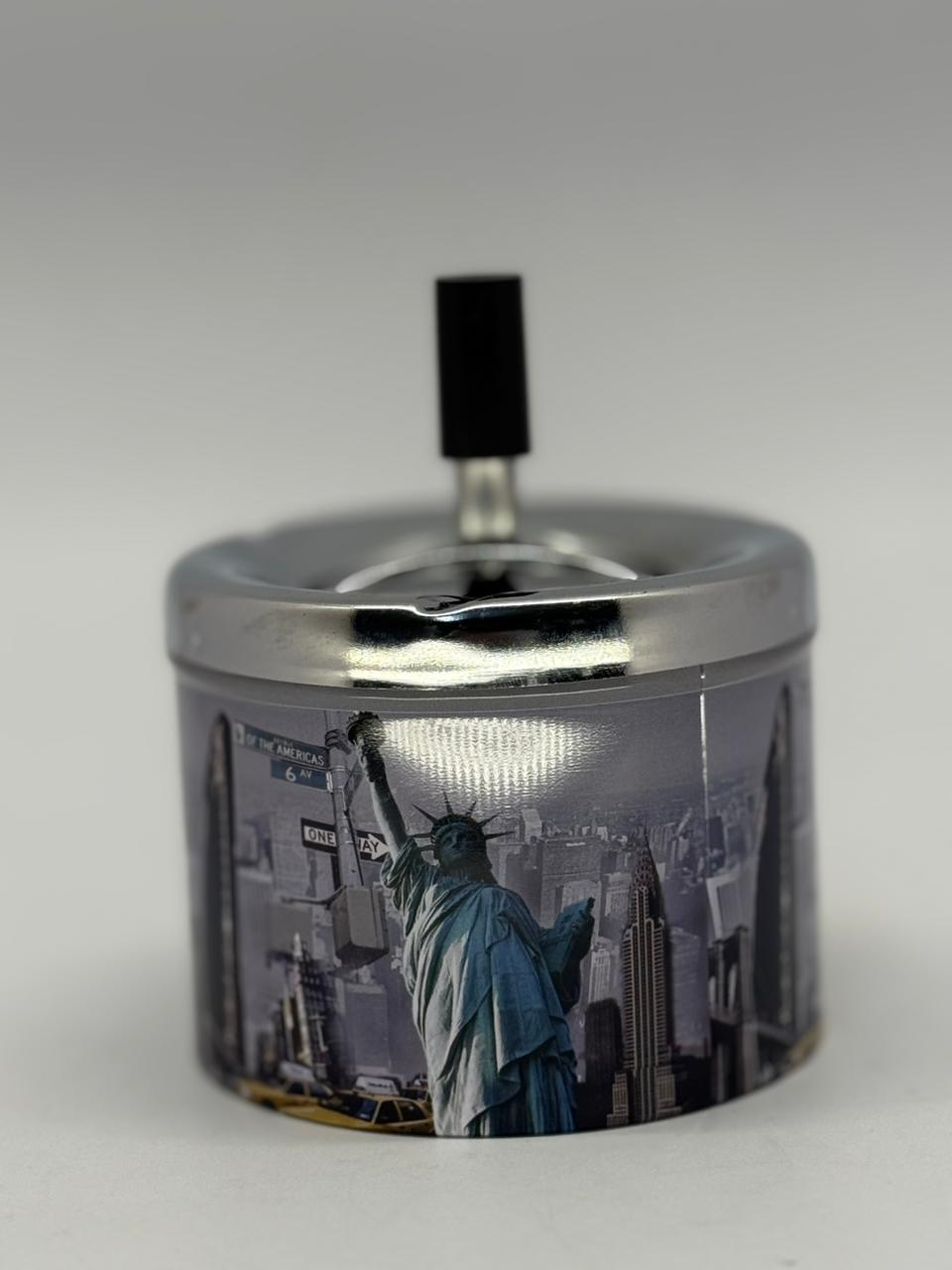 🔹 Cendriers design en métal avec motifs billets € et monuments iconiques 🌍